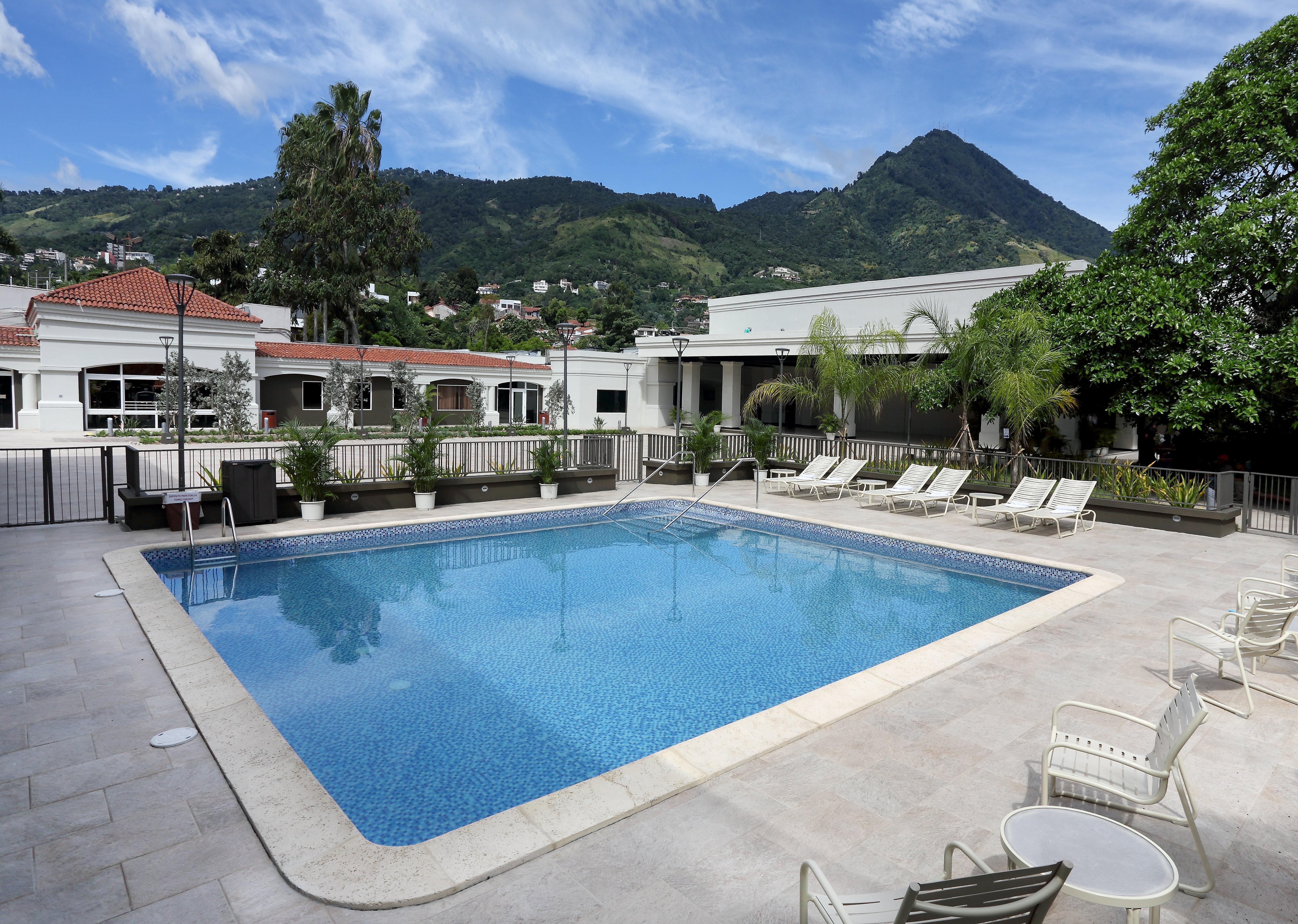 Hotel Hilton San Salvador Extérieur photo