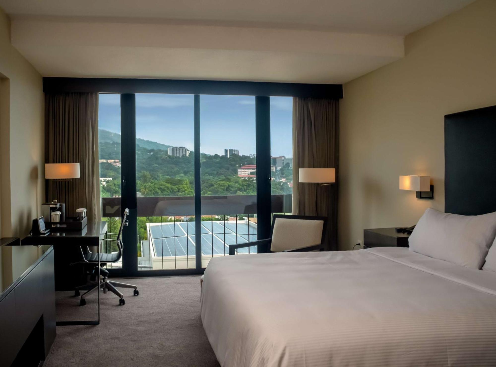 Hotel Hilton San Salvador Extérieur photo